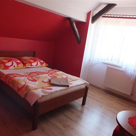 Apartamento Dom Na Lesnej Gorze Leśna Exterior foto